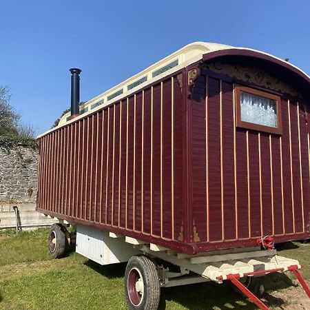 Vintage Showman'S Wagon For Two Close To Beach Plymouth Exterior photo